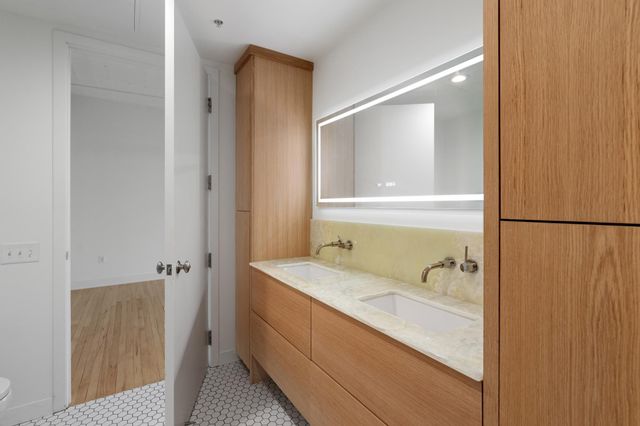 290 Market Street 702, Minneapolis, MN 55405