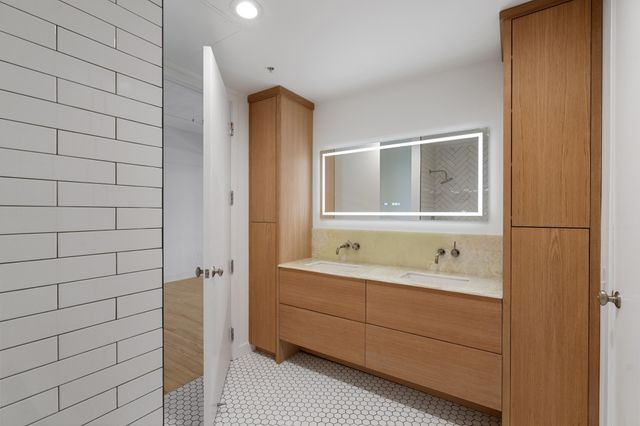 290 Market Street 702, Minneapolis, MN 55405