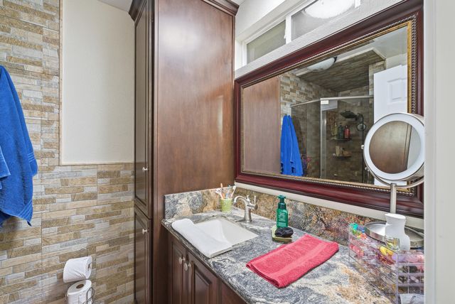 471 N Delta Street, Porterville, CA 93257