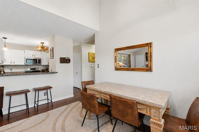 704 Hemingway Lane E, Weldon Spring, MO 63304