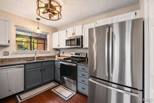 704 Hemingway Lane E, Weldon Spring, MO 63304
