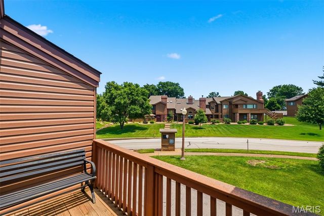 704 Hemingway Lane E, Weldon Spring, MO 63304
