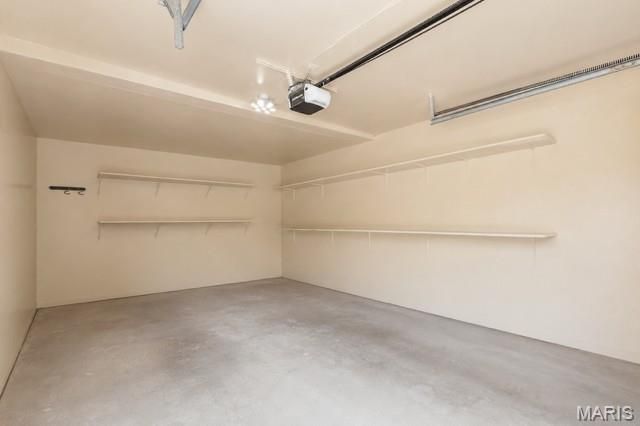 704 Hemingway Lane E, Weldon Spring, MO 63304