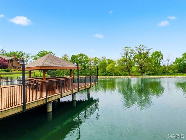704 Hemingway Lane E, Weldon Spring, MO 63304