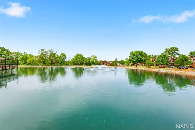 704 Hemingway Lane E, Weldon Spring, MO 63304