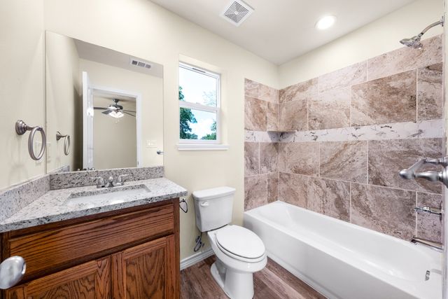 913 Red Oak Drive, West Tawakoni, TX 75474