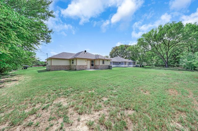 913 Red Oak Drive, West Tawakoni, TX 75474