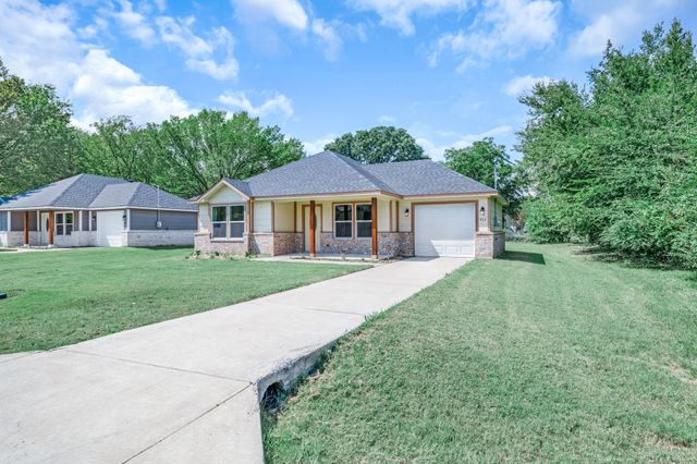 913 Red Oak Drive, West Tawakoni, TX 75474