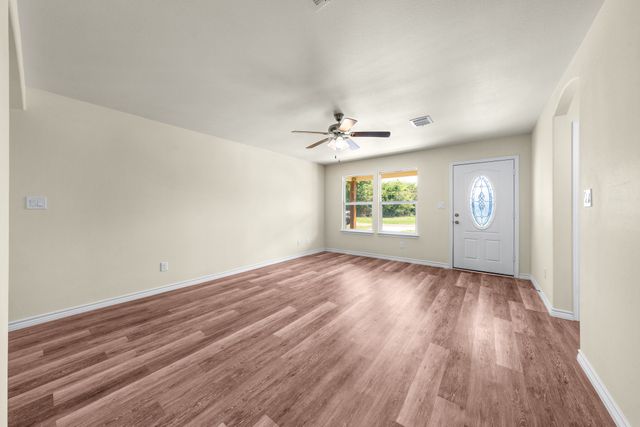 913 Red Oak Drive, West Tawakoni, TX 75474