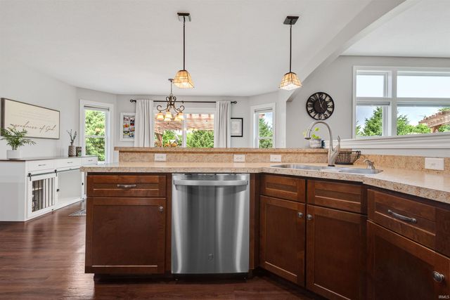 69219 Woodridge Court, New Paris, IN 46553