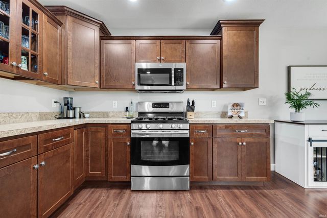 69219 Woodridge Court, New Paris, IN 46553