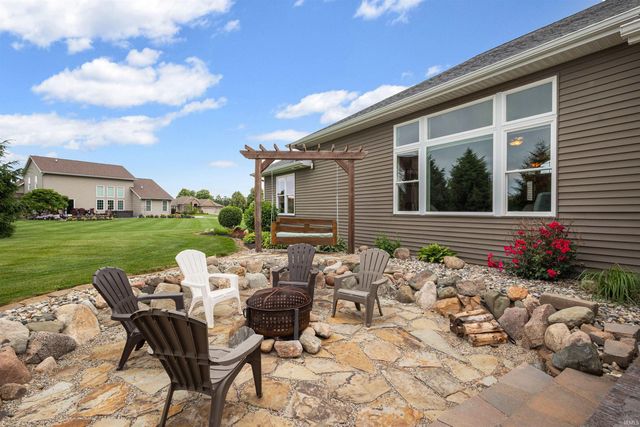 69219 Woodridge Court, New Paris, IN 46553