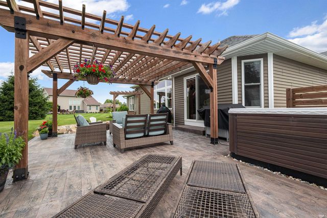 69219 Woodridge Court, New Paris, IN 46553
