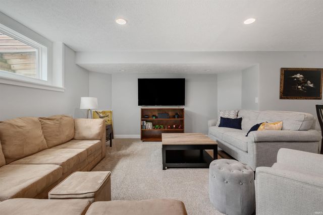 69219 Woodridge Court, New Paris, IN 46553