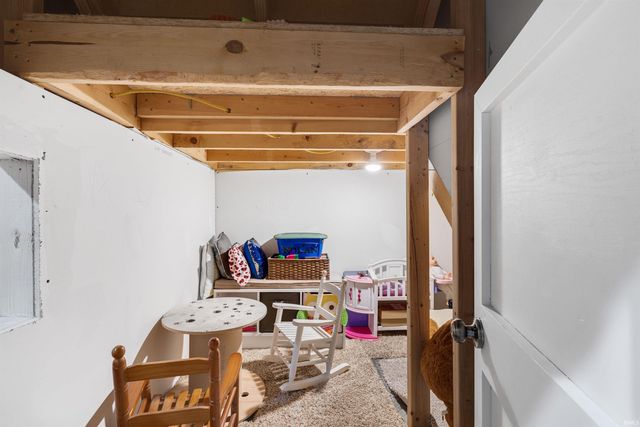 69219 Woodridge Court, New Paris, IN 46553