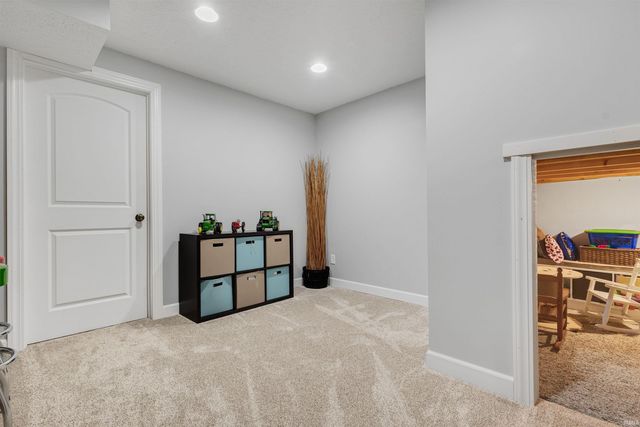 69219 Woodridge Court, New Paris, IN 46553