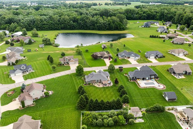 69219 Woodridge Court, New Paris, IN 46553