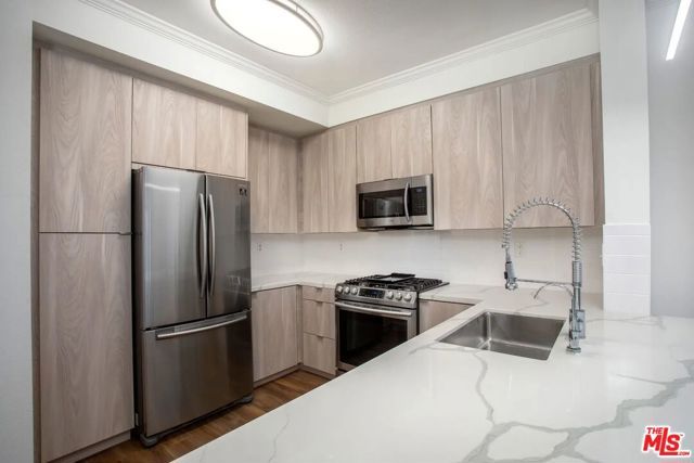 5710 Crescent Park E 209, Los Angeles, CA 90094