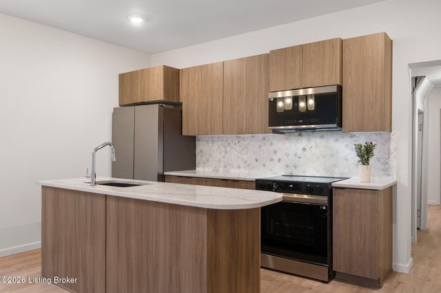 618 E Breckinridge St, Louisville, KY 40203