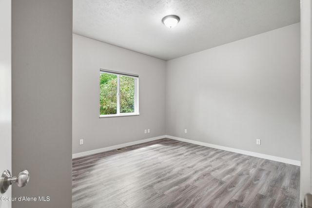 106 11th ST, Priest River, ID 83856