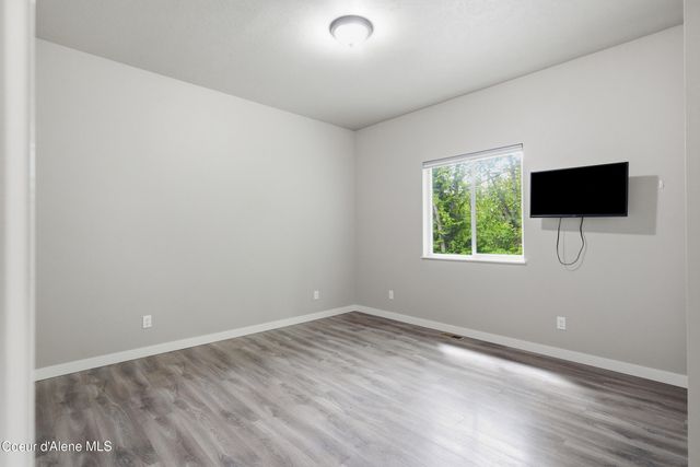 106 11th ST, Priest River, ID 83856
