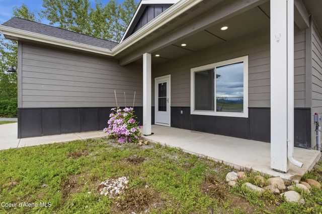 106 11th ST, Priest River, ID 83856