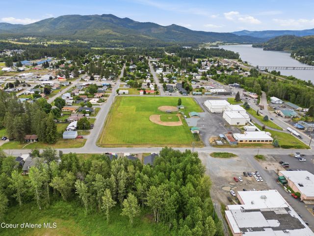 106 11th ST, Priest River, ID 83856
