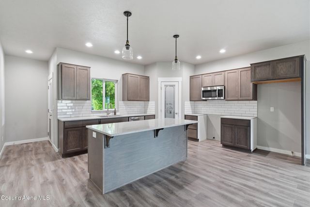 106 11th ST, Priest River, ID 83856