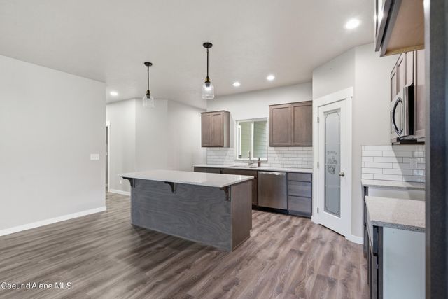 106 11th ST, Priest River, ID 83856