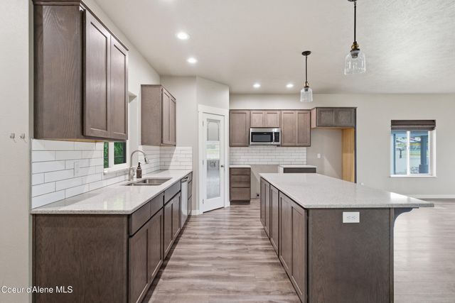 106 11th ST, Priest River, ID 83856
