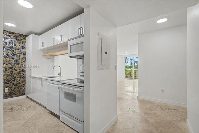 8888 Collins Ave 115, Surfside, FL 33154