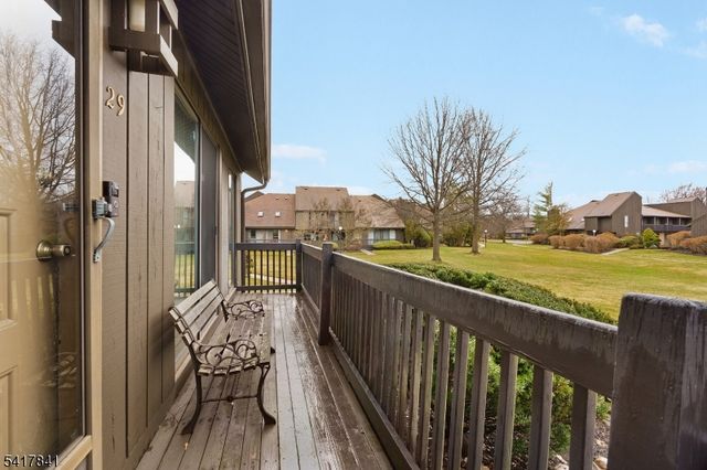 29 Westgate Dr, Edison Twp., NJ 08820