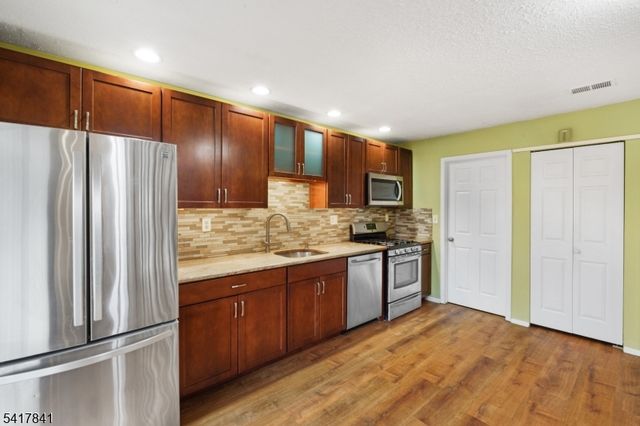 29 Westgate Dr, Edison Twp., NJ 08820