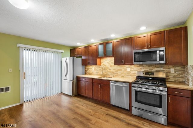 29 Westgate Dr, Edison Twp., NJ 08820