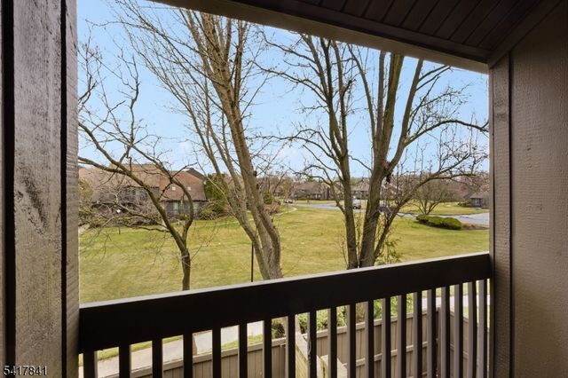 29 Westgate Dr, Edison Twp., NJ 08820