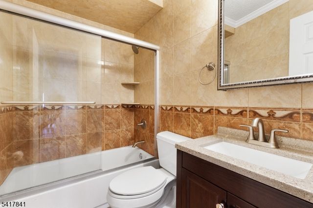 29 Westgate Dr, Edison Twp., NJ 08820