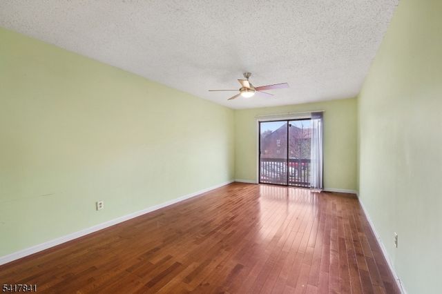 29 Westgate Dr, Edison Twp., NJ 08820