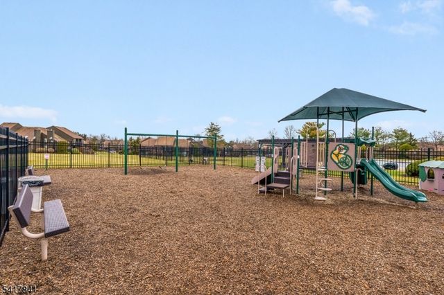 29 Westgate Dr, Edison Twp., NJ 08820