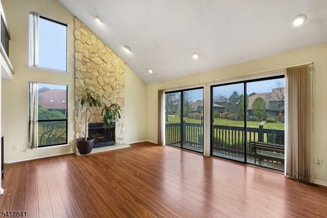 29 Westgate Dr, Edison Twp., NJ 08820