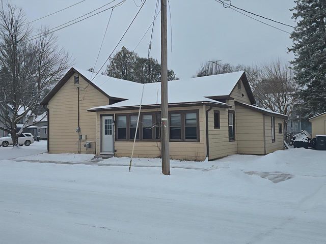231 E CENTER STREET, Shawano, WI 54166
