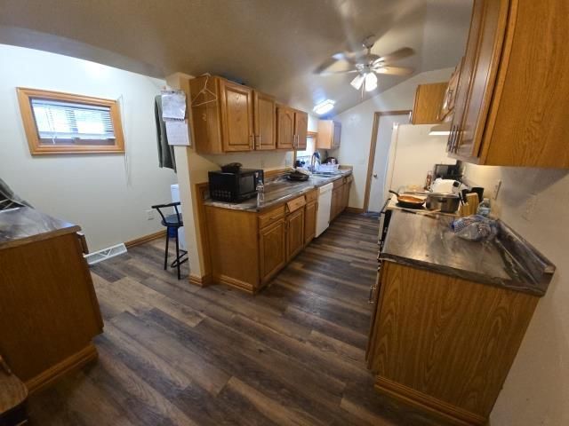 231 E CENTER STREET, Shawano, WI 54166