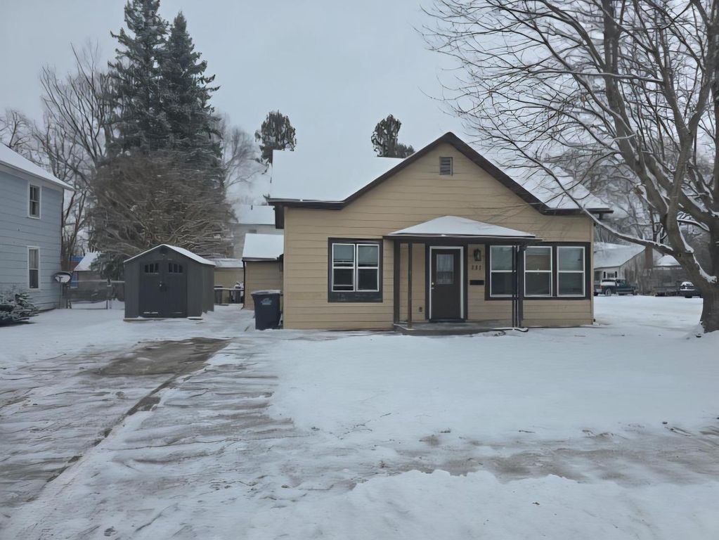 231 E CENTER STREET, Shawano, WI 54166