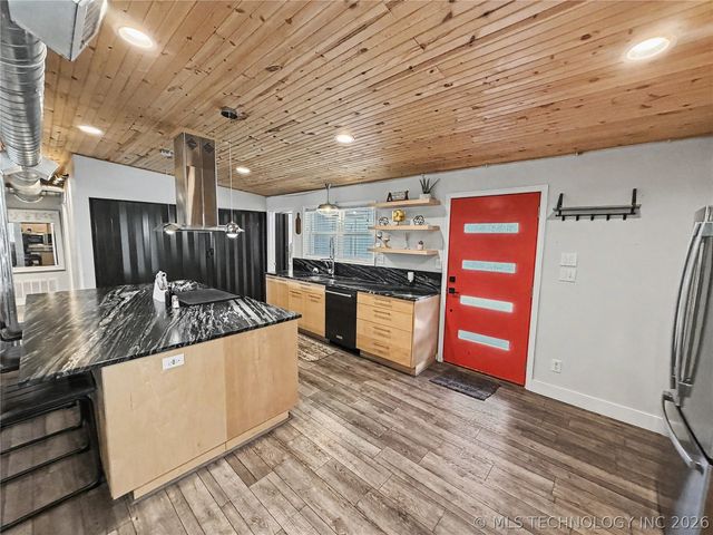 1002 Hillcrest Avenue, Tahlequah, OK 74464