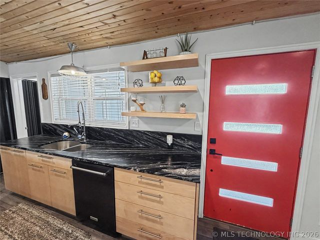 1002 Hillcrest Avenue, Tahlequah, OK 74464