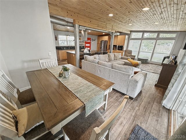 1002 Hillcrest Avenue, Tahlequah, OK 74464