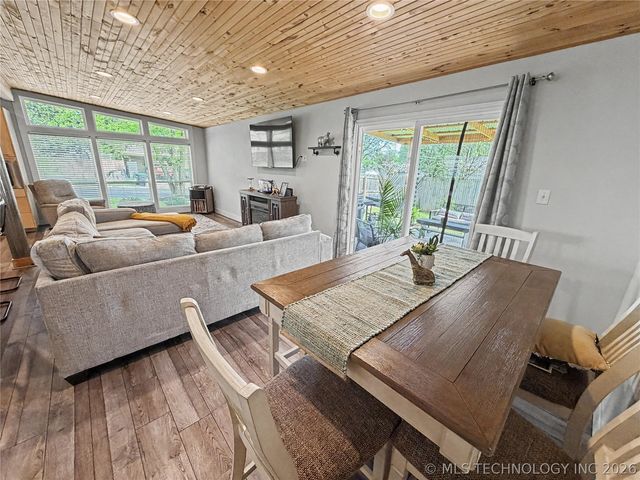 1002 Hillcrest Avenue, Tahlequah, OK 74464