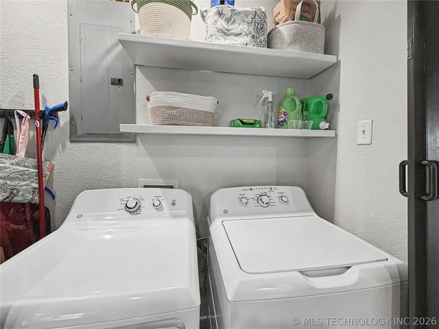 1002 Hillcrest Avenue, Tahlequah, OK 74464