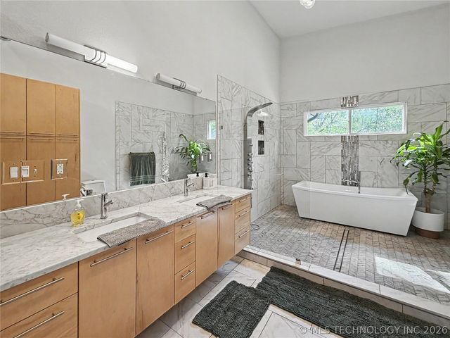1002 Hillcrest Avenue, Tahlequah, OK 74464