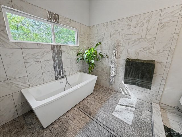 1002 Hillcrest Avenue, Tahlequah, OK 74464