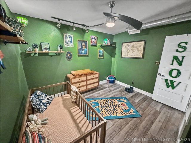 1002 Hillcrest Avenue, Tahlequah, OK 74464